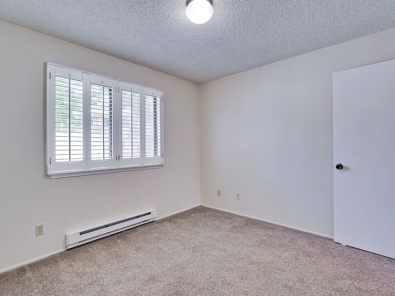 1083 N Abbott Ave — Photo 16