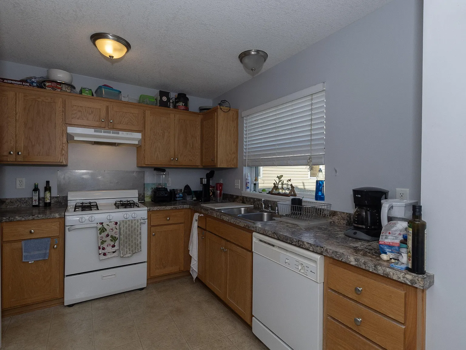 4 bed, 5.0 bath, 1785 sqft, $1,048 — Photo 2