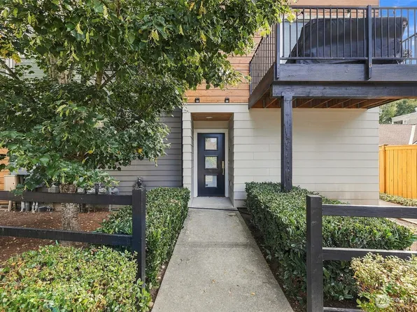 18234 73rd Avenue NE #103, Kenmore, WA 98028
