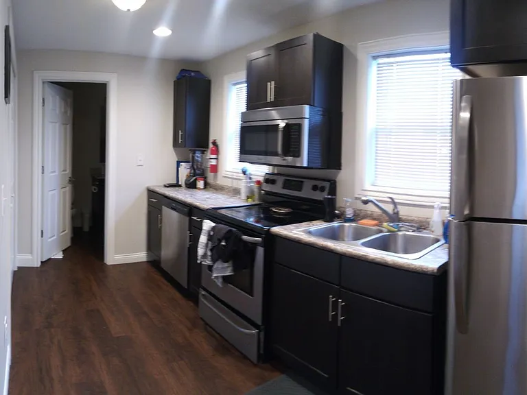 335 S College Ave — Photo 8