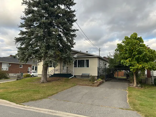 1207 Henry St, Cornwall, ON K6J 5A5