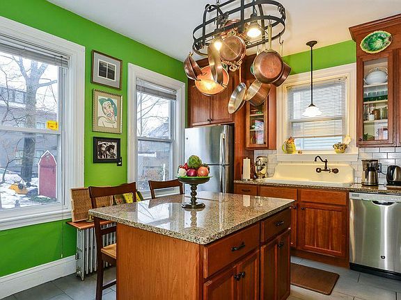 4th image of 25 Hudson St Floor 1