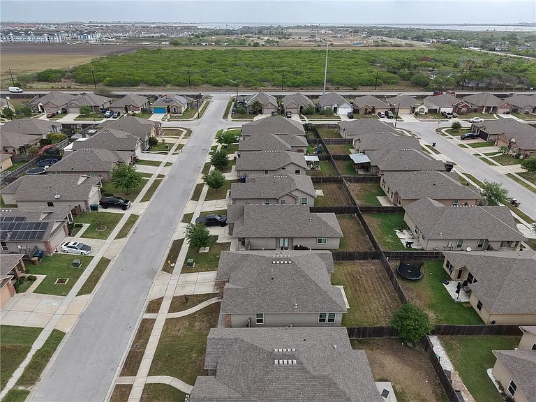 2126 Oso Bay Preserve Dr — Photo 21