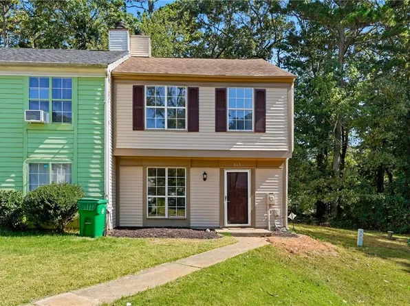 5651 Wells Cir, Stone Mountain, GA 30087