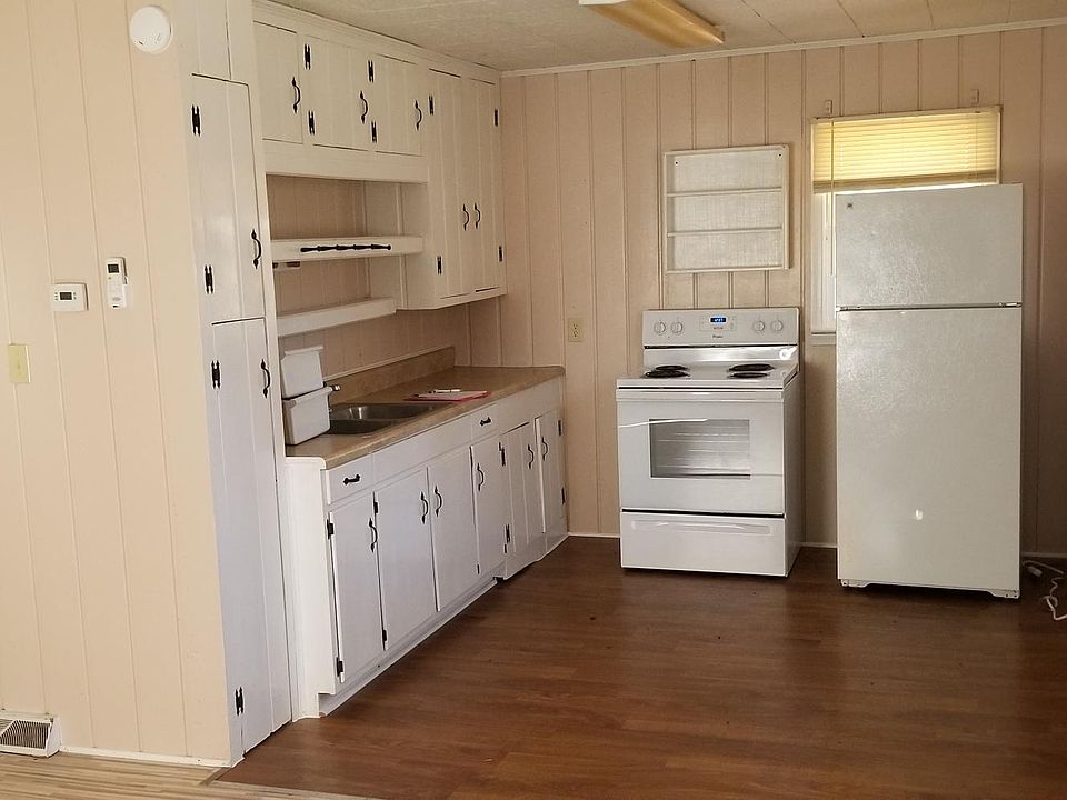 2nd image of 4891 Brickyard Ln
