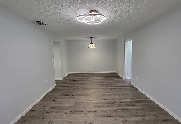 4th image of 108 Holland St