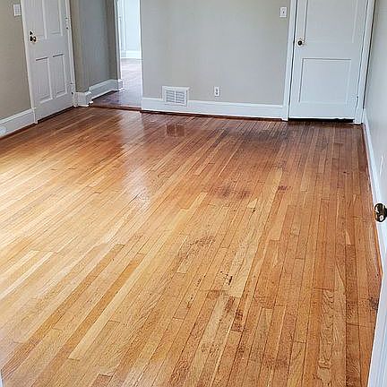 2nd image of 514 Everett St