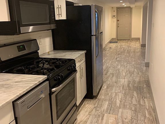 3rd image of 14 Lawton St Floor 1