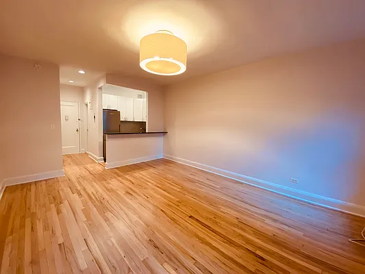 Rented by Metropolis Real Estate of Manhattan | media 17