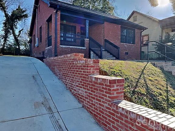 3rd image of 1551 Merriman Ave