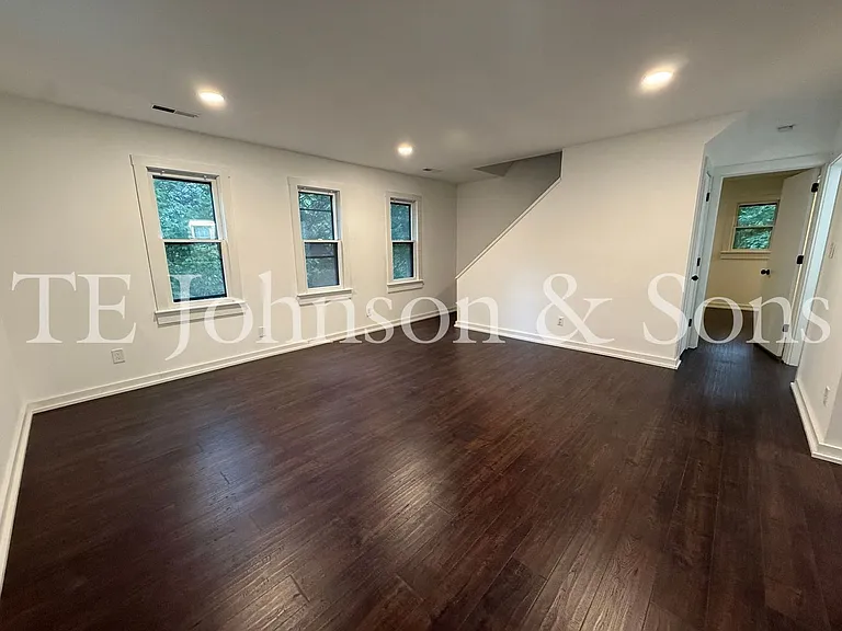 4309 Walnut Hollow Dr — Photo 2