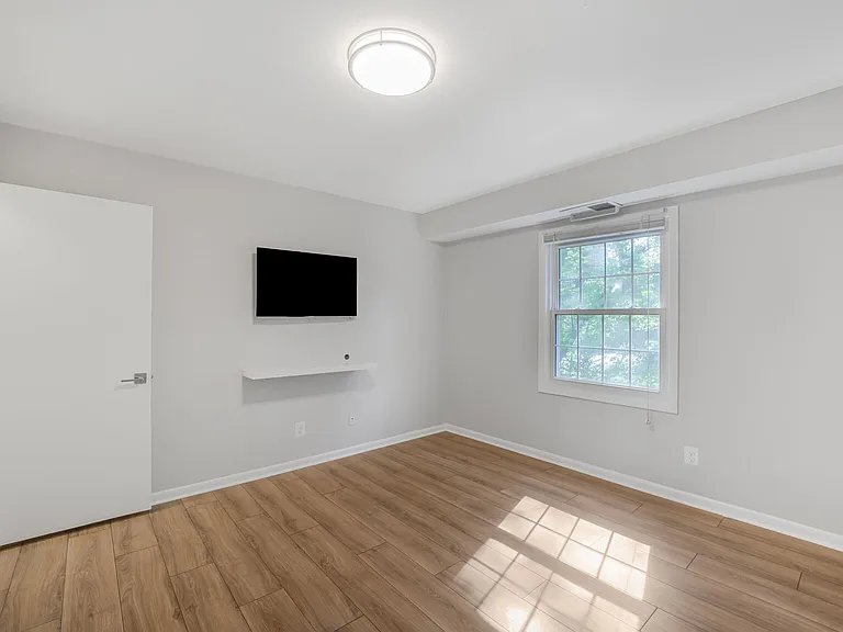 3860 Lyndhurst Dr #202 — Photo 3