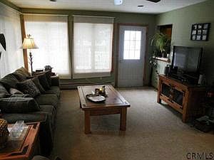 3rd image of 35 Evelyn Dr