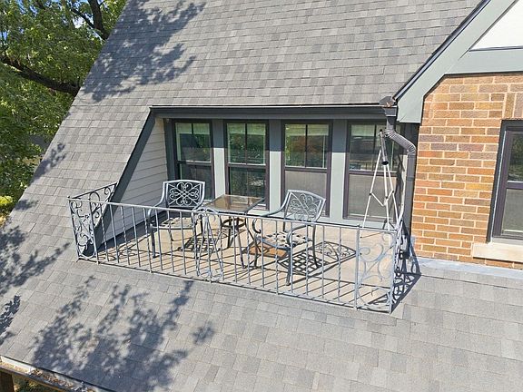 3rd image of 3330 Country Club Pl