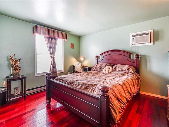 4th image of 369-371 Halladay St