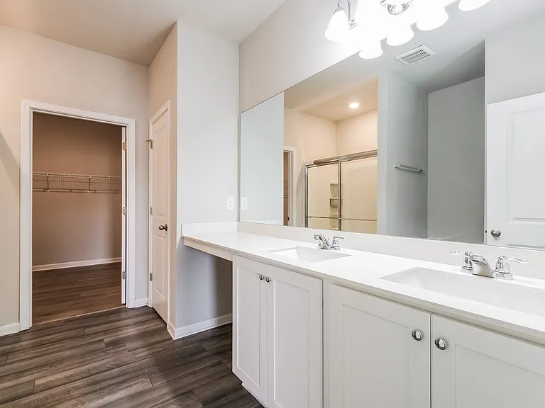 590 Knightsbridge Ln — Photo 11