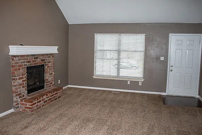 Holmes Rd — Photo 16