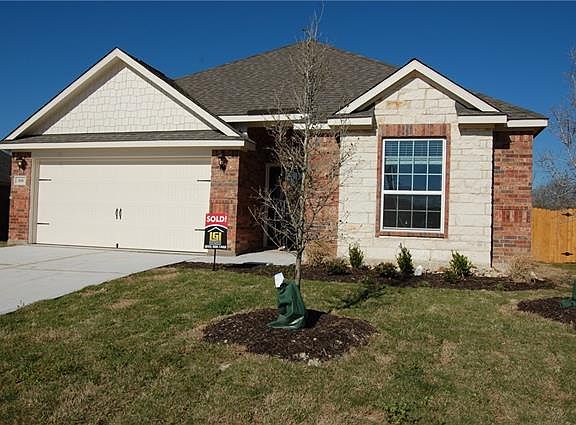 2nd image of 1616 Persimmon Dr