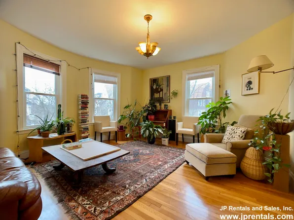20 Oakview Ter #1, Jamaica Plain, MA 02130