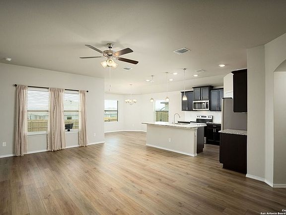3rd image of 2402 Corradino St