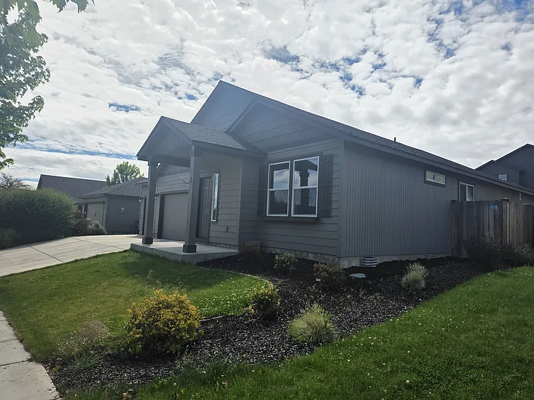 3650 SW Pumice Pl — Photo 2