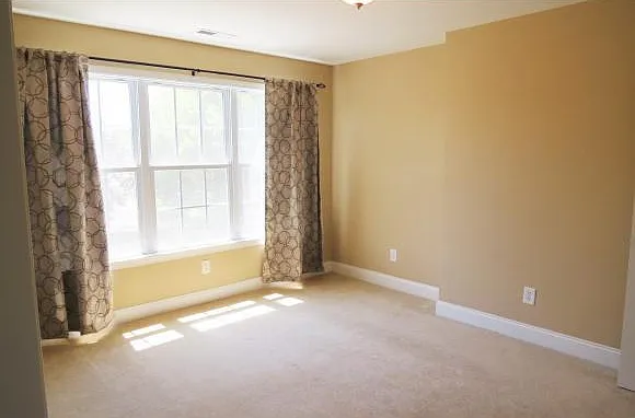 10 Charleston Ct — Photo 6