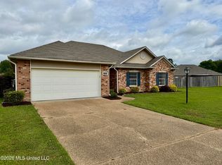 105 Edinburgh Ln, Clinton, MS 39056
