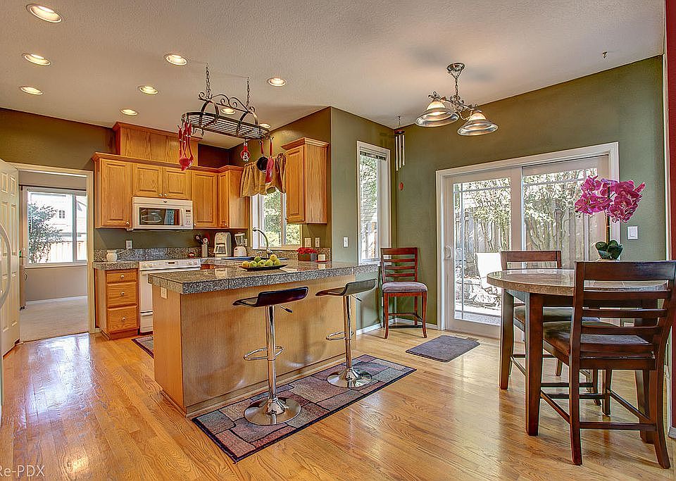 Eating Area in Kitchen