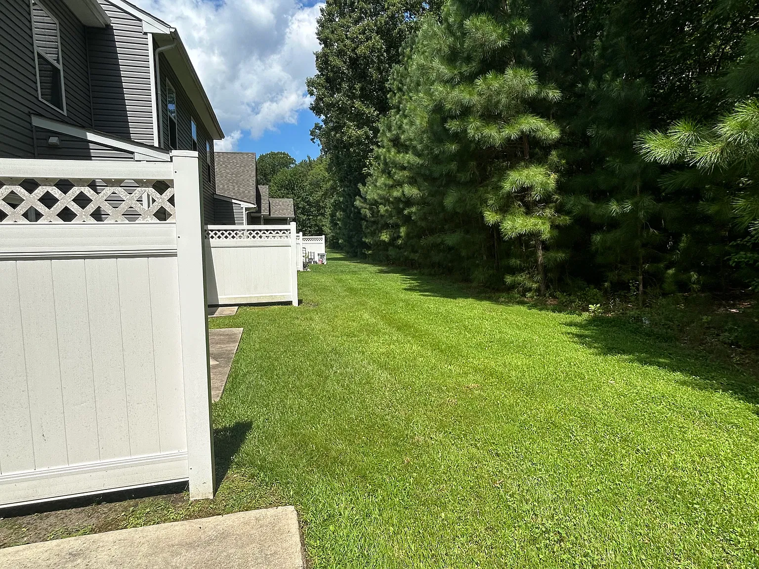 3 bed, 2.5 bath, 1512 sqft, $1,999 — Photo 4