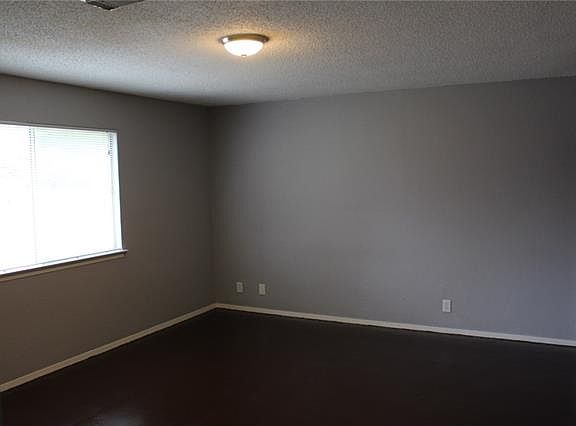 5th image of 1204 Melbourne Ln
