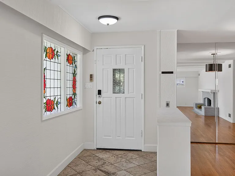 4260 Maplewood Pl — Photo 2