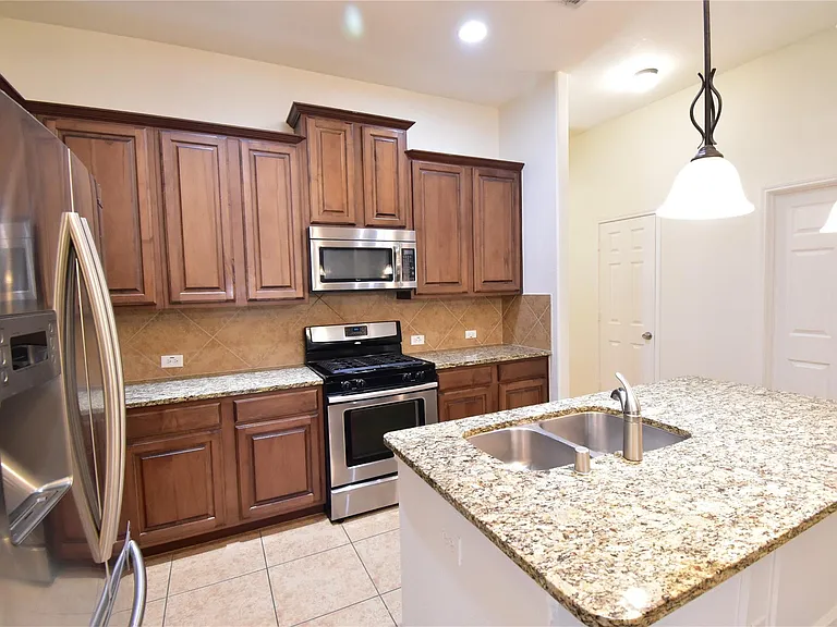 3005 Thicket Dr — Photo 6