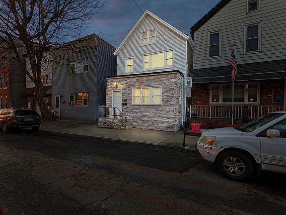 2nd image of 13 Meadow St