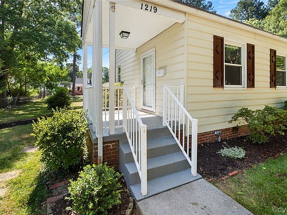 3rd image of 1219 Keswick Ln