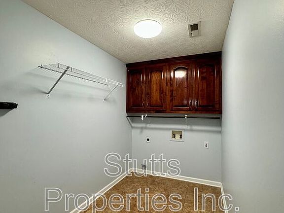 5th image of 183 Dora Dr
