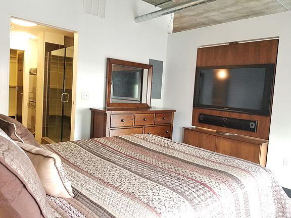 5th image of 4141 Pennsylvania Ave APT 208