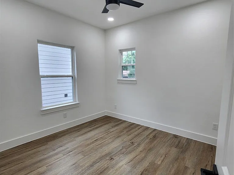 650 Everett St #A/B — Photo 16