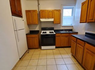 31-66 36th St #3F, Astoria, NY 11106