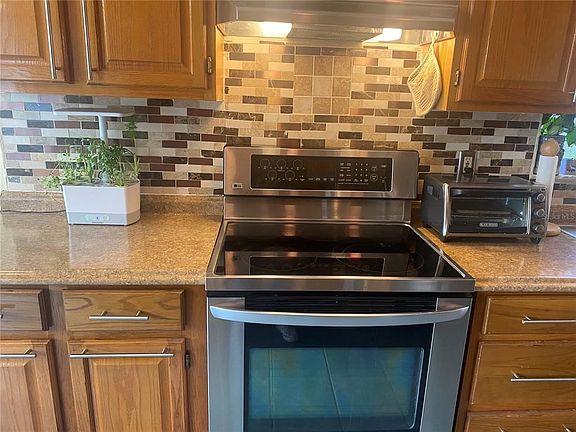 5th image of 1805 Grasmere Dr