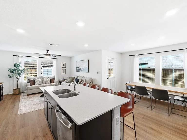 200 George Neggan Ln — Photo 14