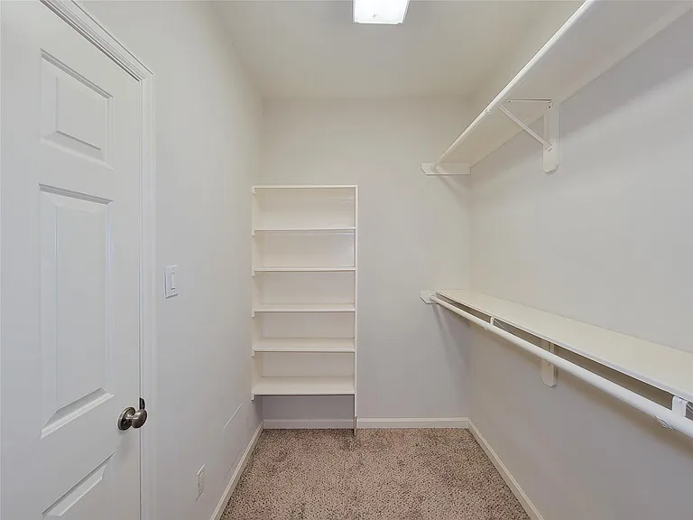 604 Reinerman St — Photo 35