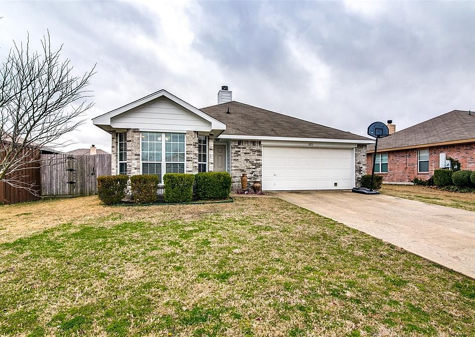 1st image of 821 Kim Ln