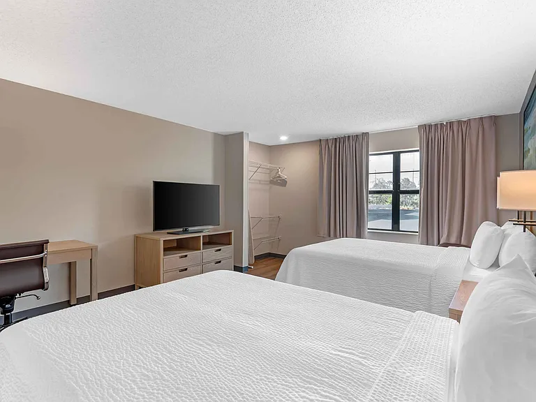 Studio Suite - 2 Queen Beds