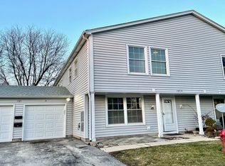 1371 N Glen Cir APT A, Aurora, IL 60506