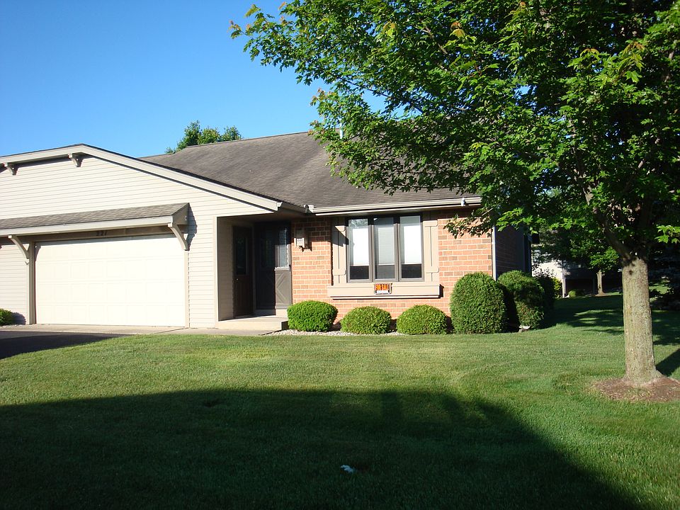 1st image of 221 Parkside Dr