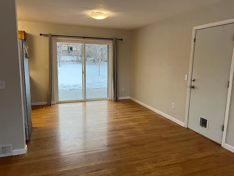 2560 Yarrow Ct — Photo 10