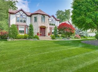 24 Bradl Ln, Nanuet, NY 10954