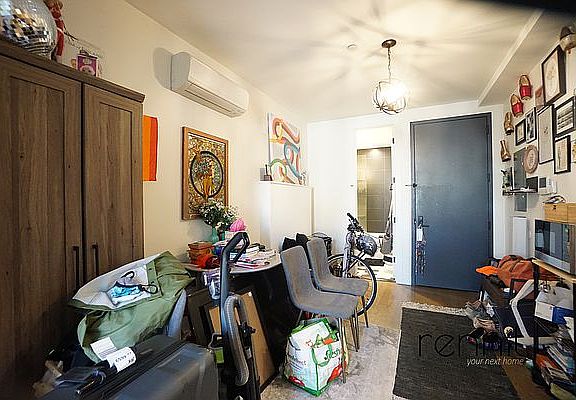 4th image of 816 Saint Johns Pl #4L