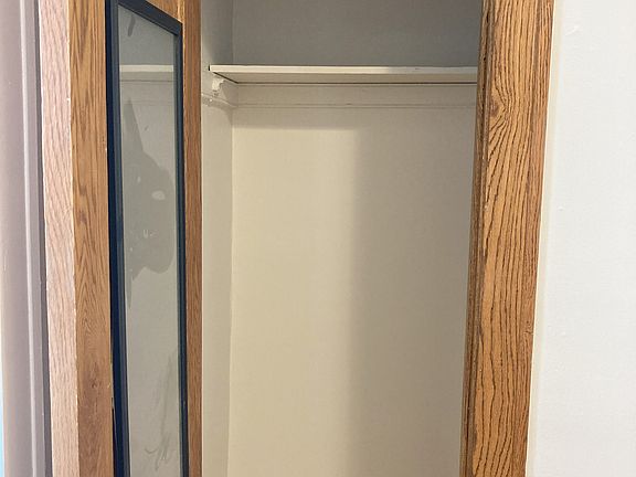 5th image of 1914 N Fairfield Ave APT 1R