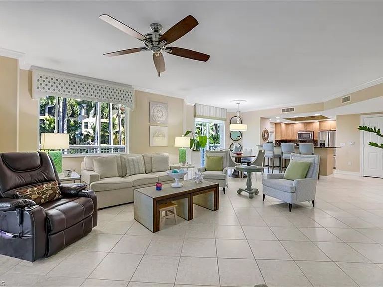 2728 Tiburon Blvd E #105 — Photo 3